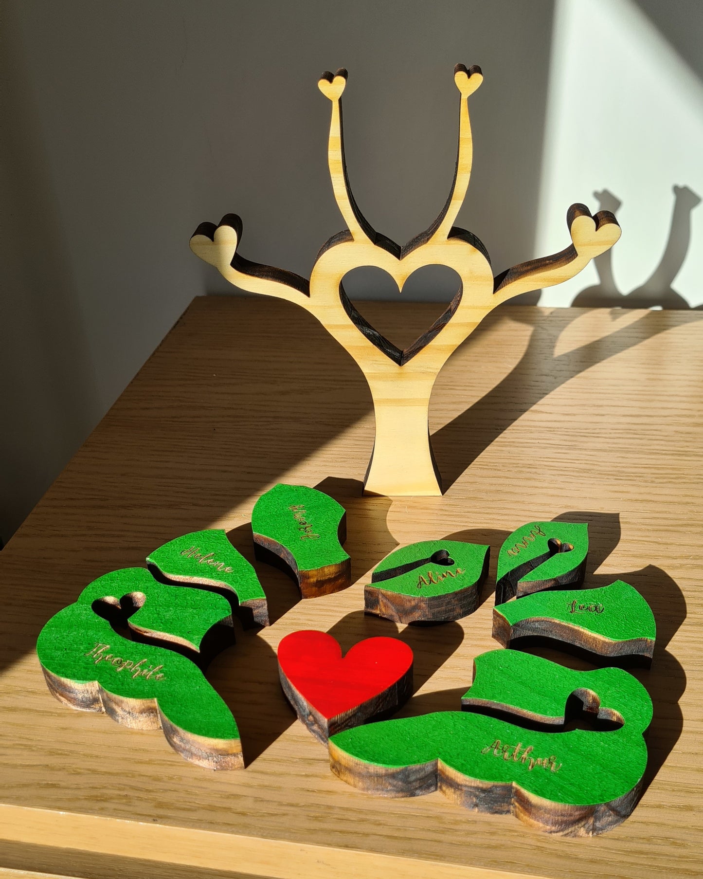 Personalized Pine Wood Laser-Cut Family Tree - 7 people