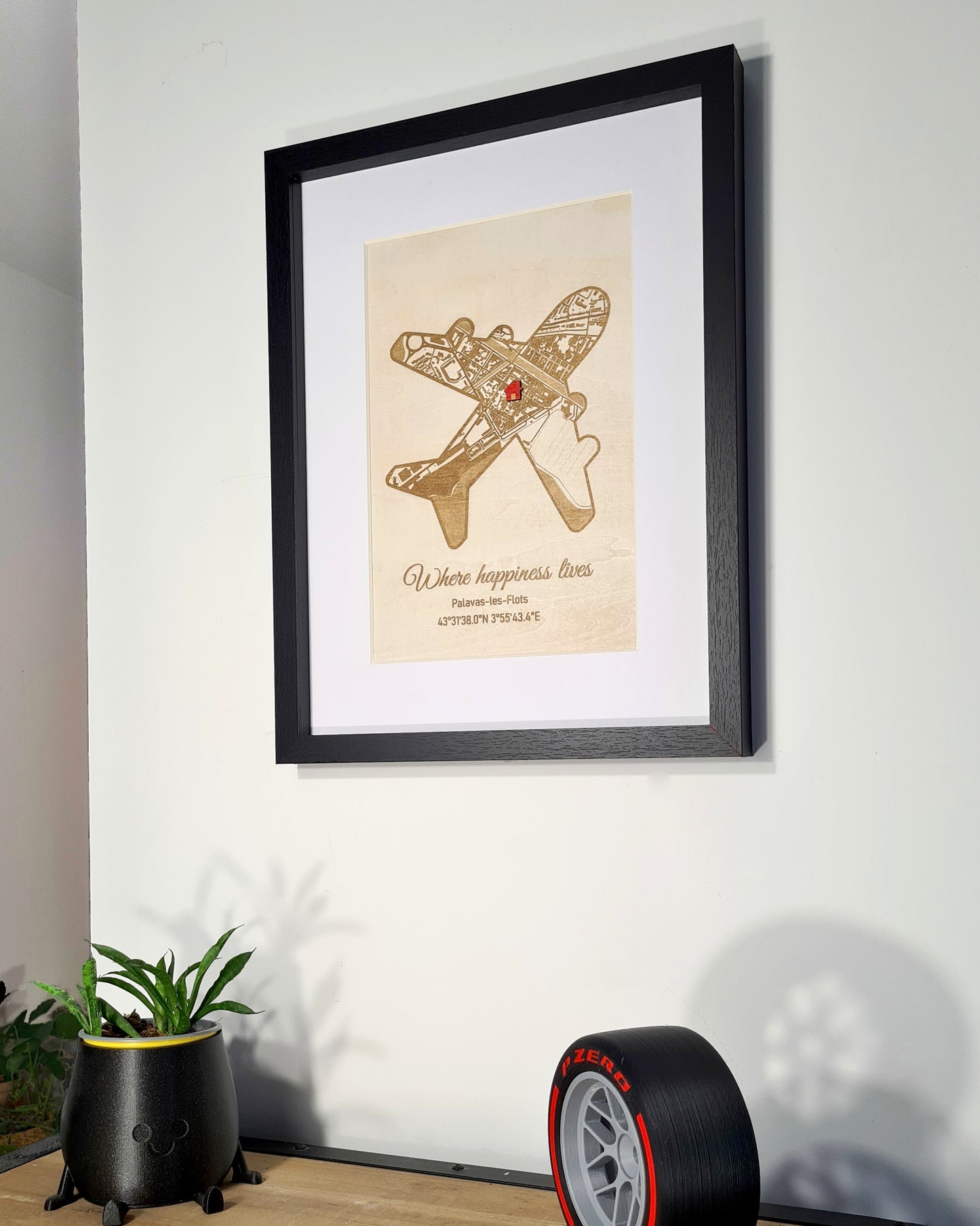 Customizable souvenir wood art map - For family and friends