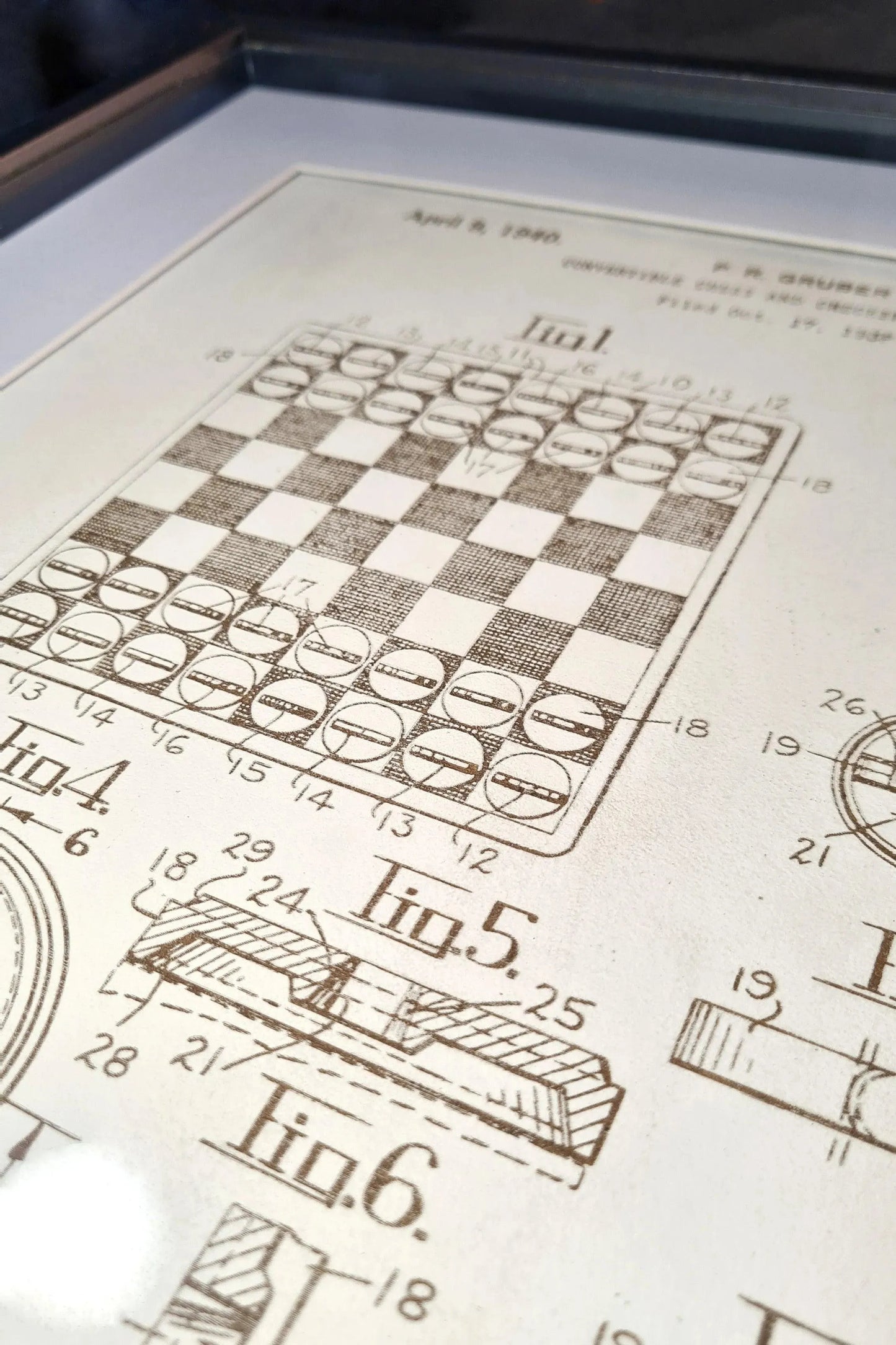 Official chess game patent - Laser engraved wood - YourLittleFactory