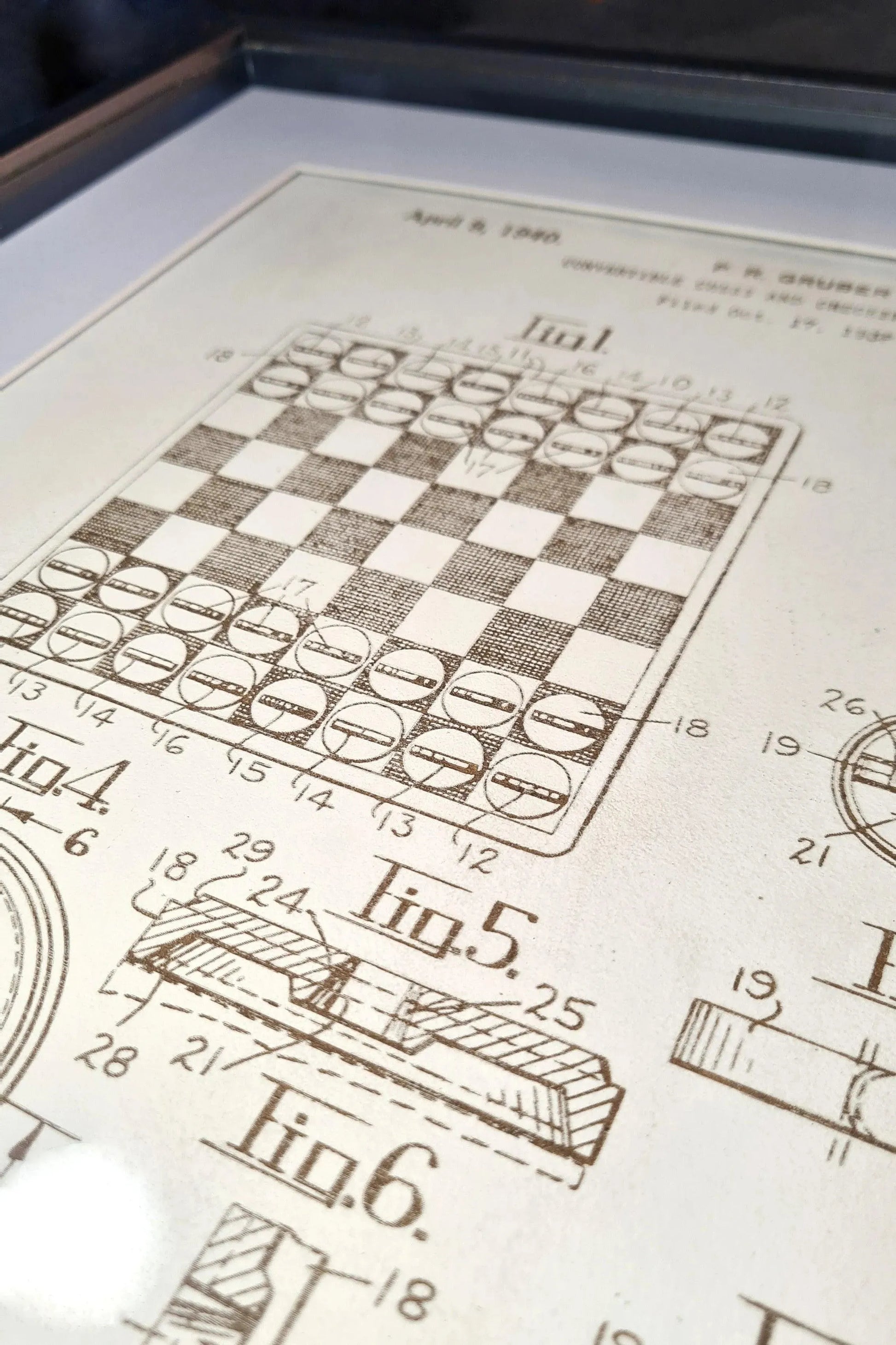 Official chess game patent - Laser engraved wood - YourLittleFactory