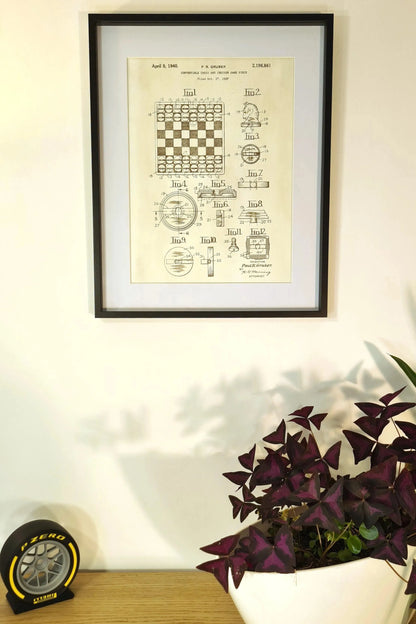 Official chess game patent - Laser engraved wood - YourLittleFactory