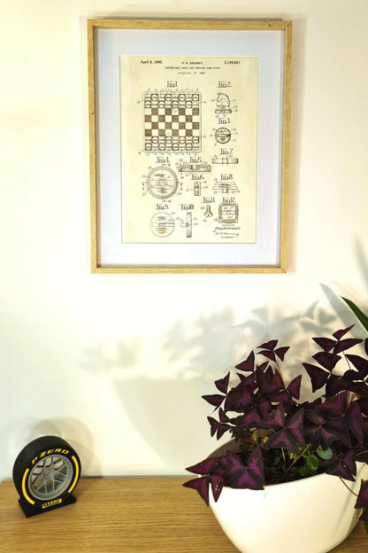 Official chess game patent - Laser engraved wood - YourLittleFactory