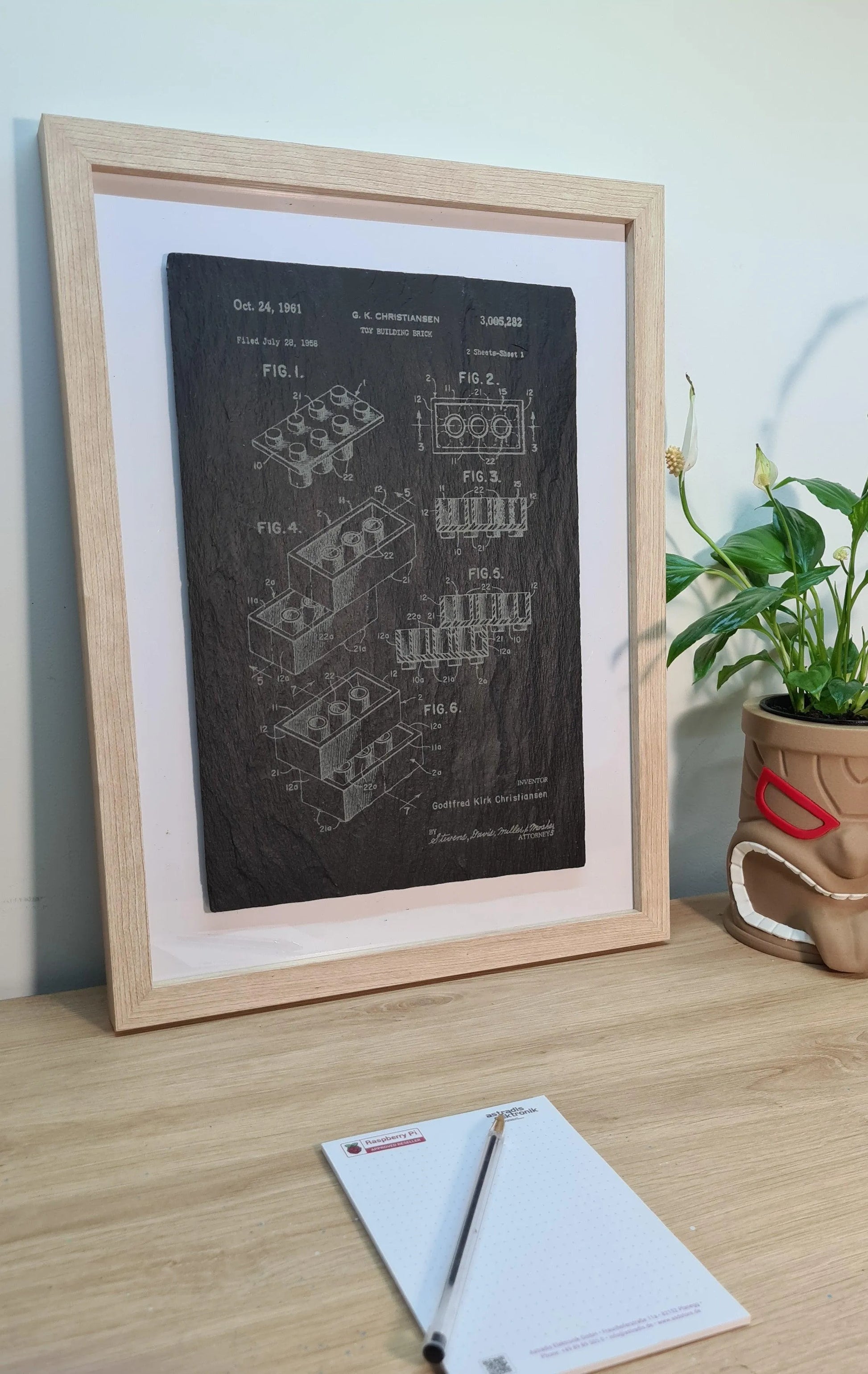 Official Lego brick patent - Laser engraved decorative slate - YourLittleFactory