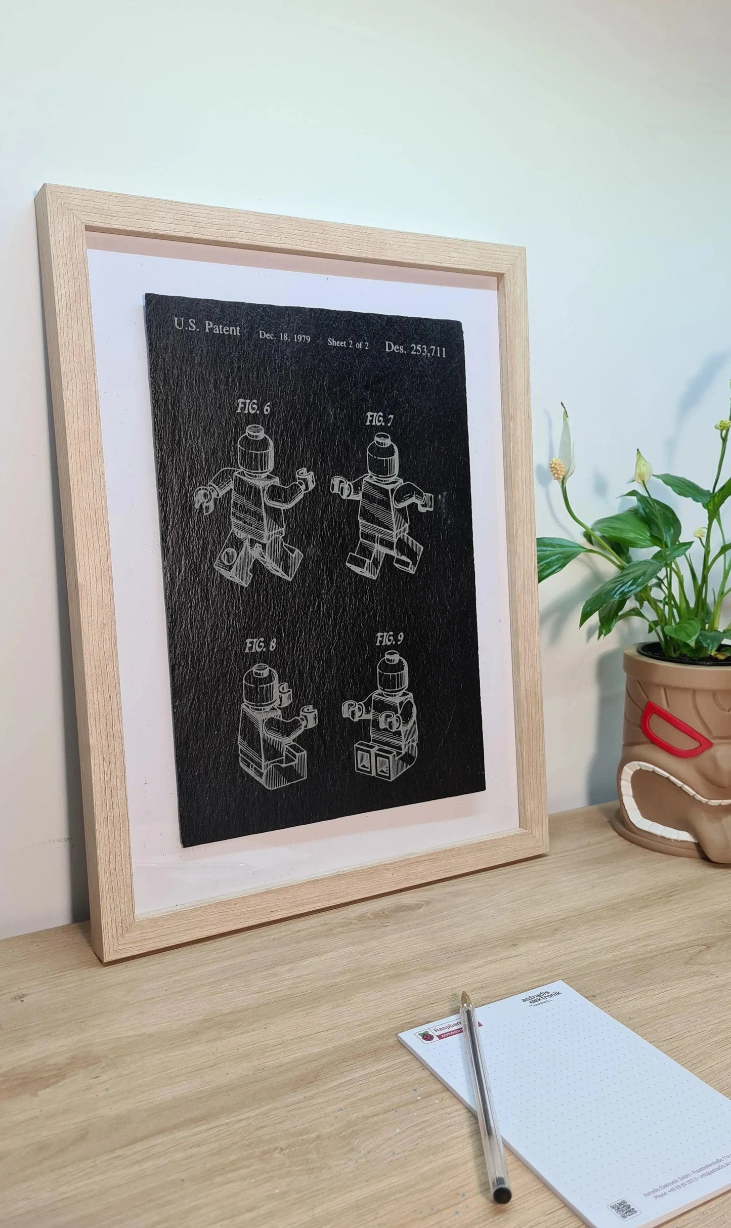 Official Lego figurine patent - Laser engraved slate - YourLittleFactory